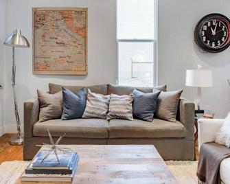Live Like a San Franciscan in Hayes Valley, with Parking\n\n - 旧金山 - 客厅