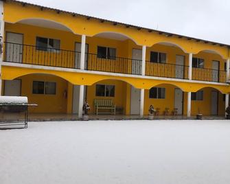 Hotel Posada del Cobre - 克雷尔 - 建筑