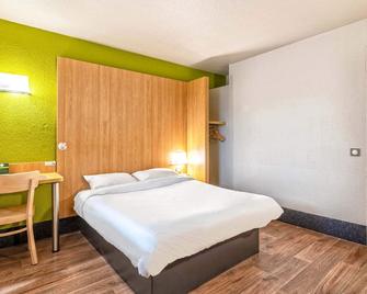 布雷斯特克加赫德克机场 B&B 酒店 - 布雷斯特 - 睡房