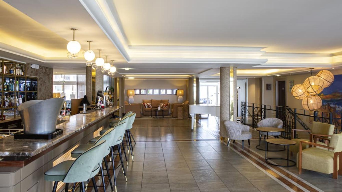 弗拉蒙兹罗西斯大酒店