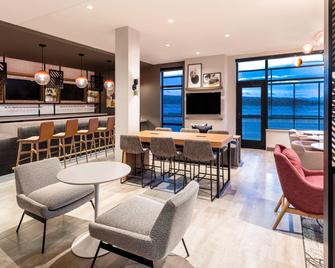 Ihg旗下的atwell Suites丹佛机场塔路 - 丹佛 - 餐馆