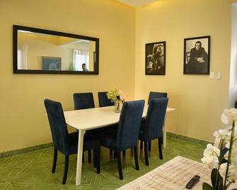 Cozy 3-bedroom apartment near adorable Colonial City with AC, FAST WiFi - 圣多明各 - 餐厅
