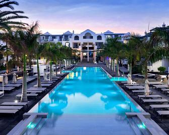 巴塞罗特吉塞海滩酒店 - 仅限成人 - 科斯塔特吉塞 - 游泳池