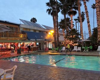 洛杉矶冒险家全套房酒店 - 英格尔伍德 - 游泳池