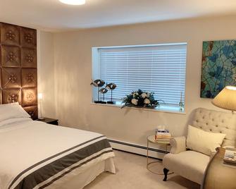 Newly Refurbished Cozy Private Room With Private Bathroom - 温哥华 - 睡房