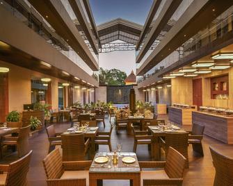 阿凯莎酒店及水疗中心 - 坎多林 - 餐馆