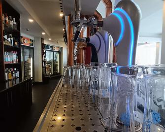 蓝礁湖会议中心酒店 - 东伦敦 - 酒吧