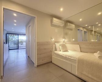 Nestor&jeeves - Grand Sud Terrasse - Pool - Free Parking - 尼斯 - 客厅