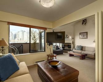 Waterfront two story townhouse with fabulous views - 温哥华 - 客厅