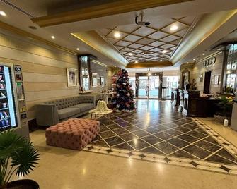 迪拜阿尔拉雅公寓式酒店 - 迪拜 - 大厅
