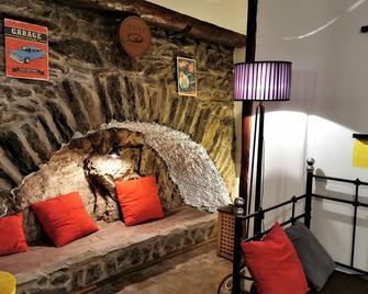 House on the banks of the Saone Lyon - Caluire-et-Cuire - 客厅