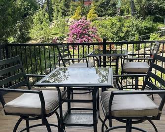 卡姆登河屋酒店 - 卡姆登 - 阳台
