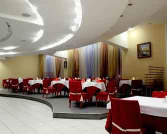 Polo Regatta Hotel - 圣彼德堡 - 餐馆