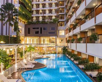 日惹图古1O1酒店 - 日惹 - 游泳池