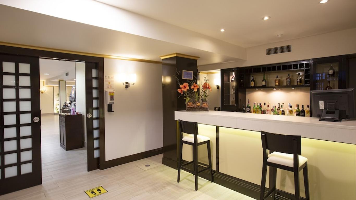芬尼萨酒店