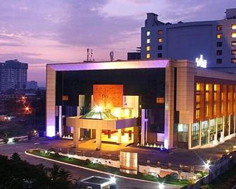 歌库拉姆公园会议中心酒店 - Ernakulam - 建筑