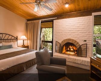 Family-oriented, well-maintained resort by Oak Creek and a short walk to uptown. - 塞多纳 - 睡房