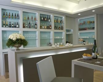 德瓦斯酒店 - 瓦雷泽 - 酒吧