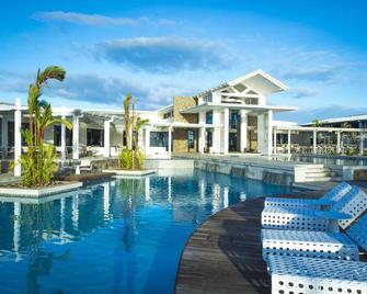 托米西纳岛度假酒店 - 阿皮亚 - 游泳池