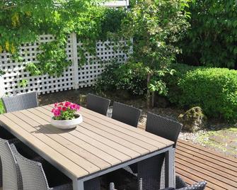 Beautiful Icelandic family home with stunning views - Gardabaer - 露台