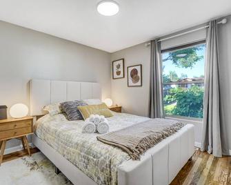Fire Pit-9 min to downtown-3 min to Olympic Center - 科罗拉多斯普林斯 - 睡房