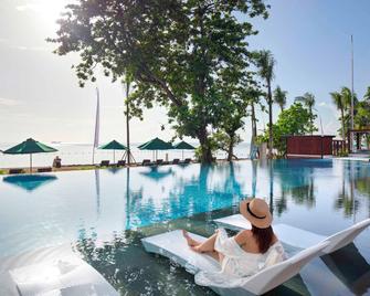 巴厘岛贝诺瓦诺富特酒店 - South Kuta - 游泳池