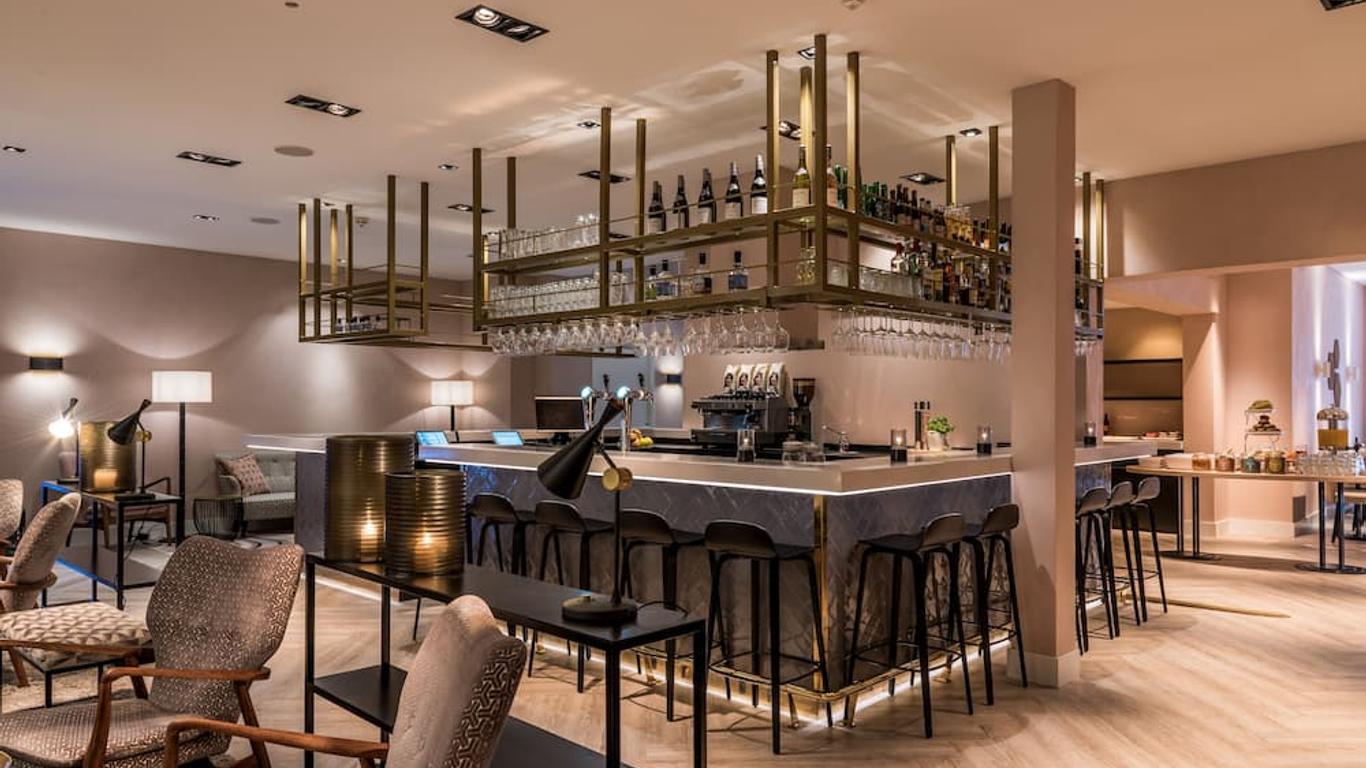 桑顿爱因霍温中心酒店