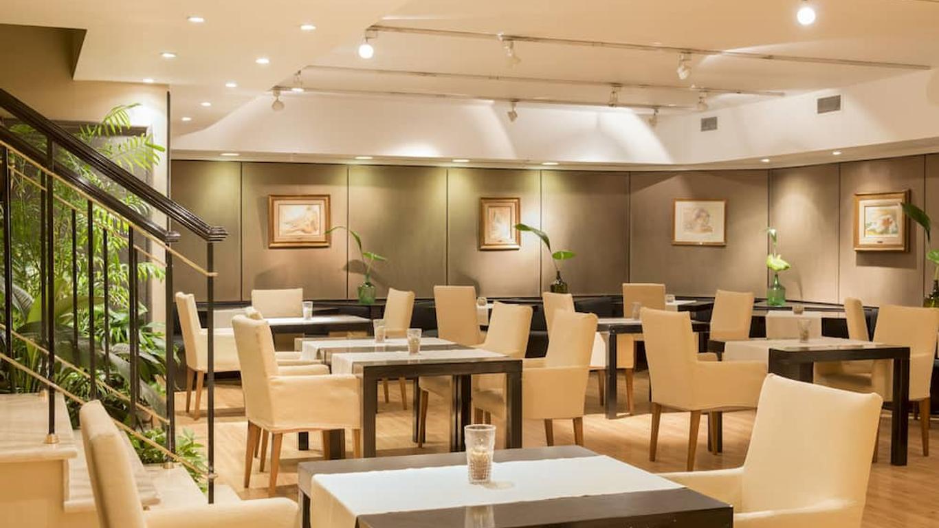 雷科莱塔套房酒店