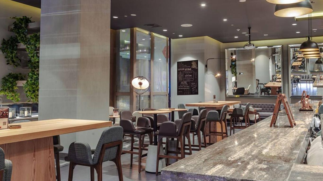 罗塔纳首府中心酒店
