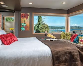 Suite With Puget Sound, Mount Rainier, & Olympic Views - 布里恩 - 睡房