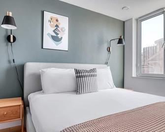Harvard Sq 1BR w/ Balcony, near Shops & Campus by Blueground - 剑桥 - 睡房