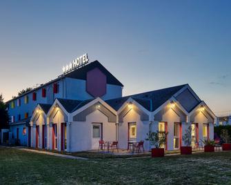 南特圣埃尔布兰贝斯特韦斯特修尔酒店 - 圣埃尔布兰 - 建筑