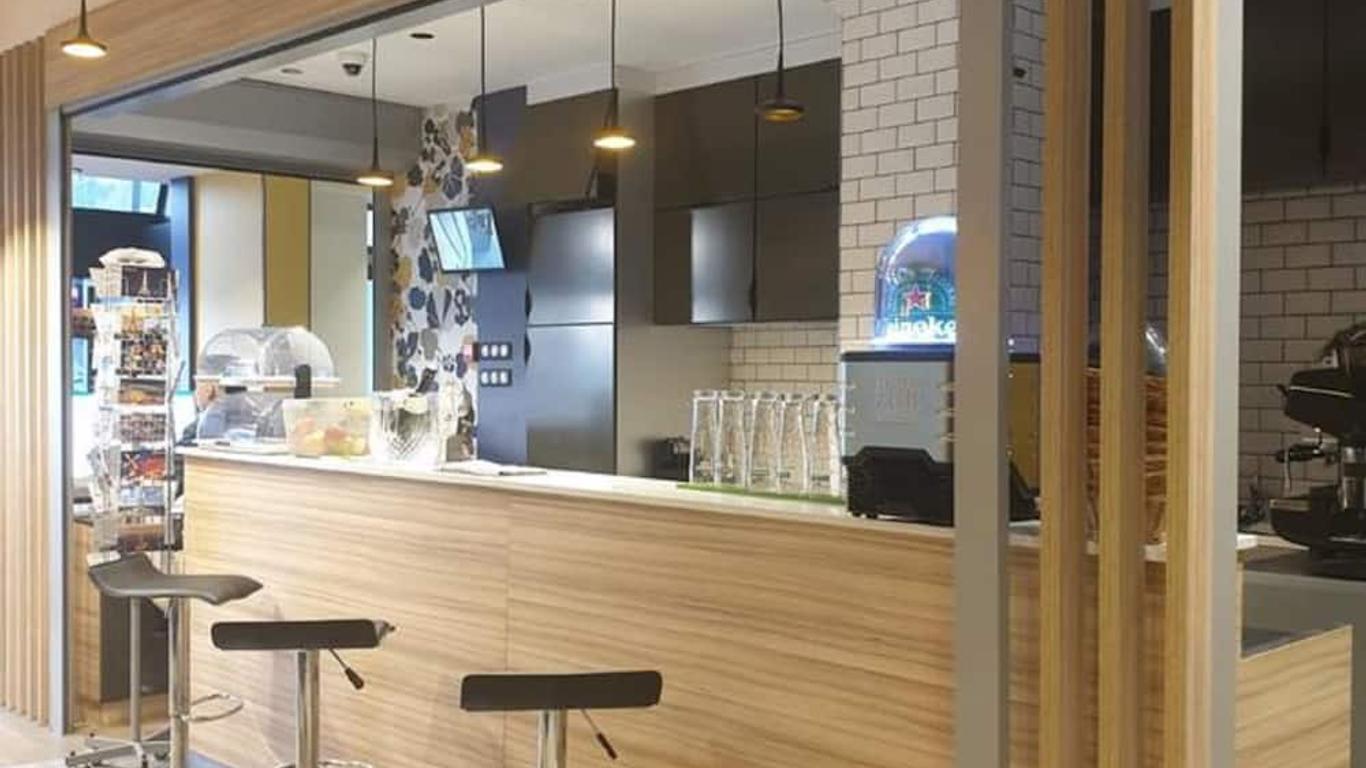 巴黎超级大酒店