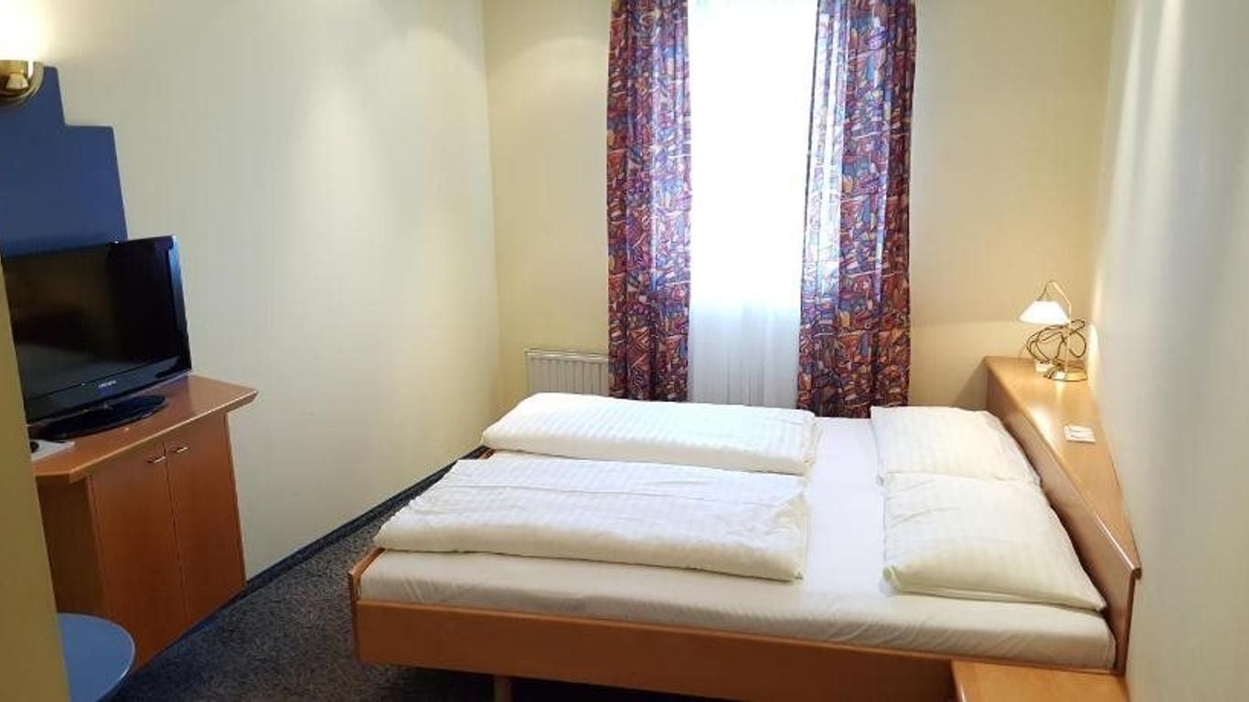Centercourt Hotel