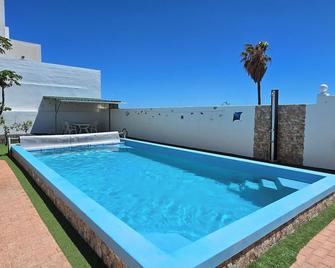 Casa Roja (6)- Holiday home Quiet complex, salt water pool, Boule, Centre Tias - 蒂亚斯 - 游泳池