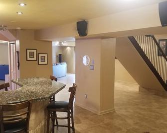 Mini Mansion 4,100 Sf Ncsu Downtown, 6br - 奈特代尔 - 餐厅