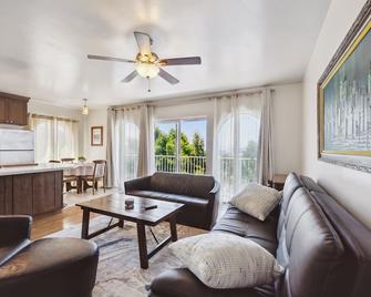 Charming Retreat on West Quince Street condo - 圣地亚哥 - 客厅