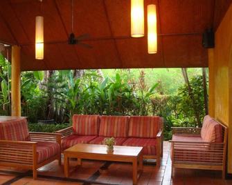 棕榈花园度假村 - 拉威 - 休息厅