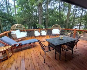 Cozy cottage - Pocono Summit - 阳台