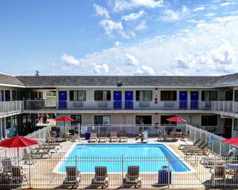 新奥尔良6号汽车旅馆 - 斯莱德尔 - 斯莱德尔 - 游泳池
