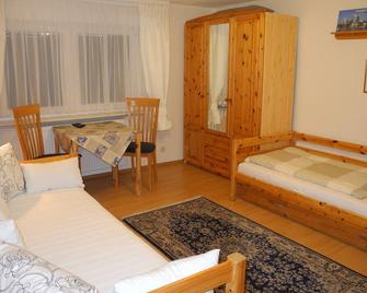 Quiet Rooms Directly In Frankfurt - With Many Extras - 法兰克福 - 睡房