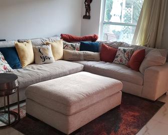 This charming Bed N Breakfast is perfect for you to get your relaxation! - 博尼塔斯普林斯 - 客厅