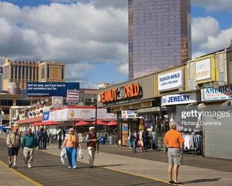 Free Parking 2 Blocks From Beach/Boardwalk/Casino - 大西洋城 - 户外景观