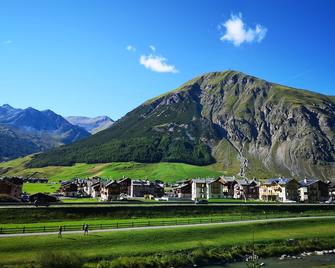 Confortevole Mansarda Nel Cuore DI Livigno - 利维尼奥 - 建筑