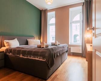 Classy 2-zimmer-appartement mit Wohnküche - Luga Homes - Zoo - Belgershain - 睡房