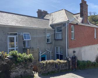 Homewood Airbnb, Combe Martin, Devon - 300m To The Beach! - 库姆马丁 - 建筑