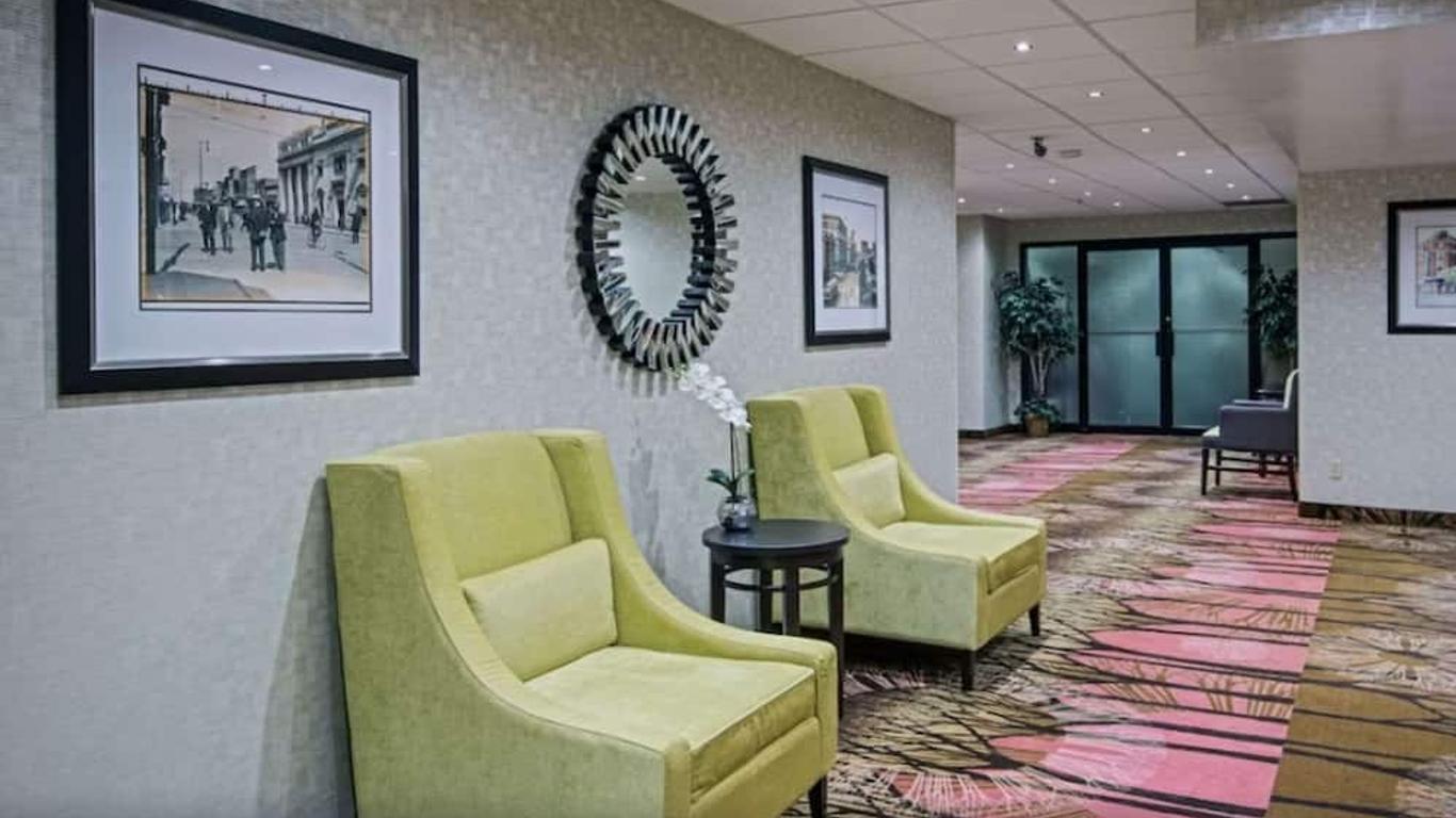 雷吉纳智选假日套房酒店 - IHG 旗下酒店