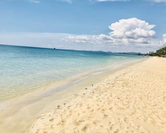 日光平房酒店 - Phu Quoc - 海滩