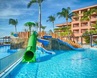巴塞罗瓦图尔科酒店 - 圣玛利亚华都尔科 - 游泳池