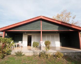 Aranypart Camping & Apartments - 希欧福克 - 建筑